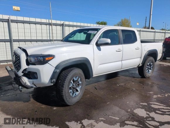 2020 Toyota Tacoma SR5 z VIN 5TFCZ5AN9LX230688, wystawiony jako Copart lot #55305165 z przebiegiem 50 381 mil mil oraz Szkoda całkowita • Salvage title. Historia ofert i sprzedaży dostępna na DreamBid. Obrazek 1.
