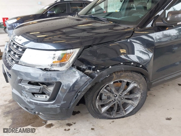 2017 Ford Explorer XLT with VIN 1FM5K8D85HGD91711, listed as a IAAI auction lot 41848391 with 106,577 mi miles. Bid and sale history available at carsss.com. Image 6.