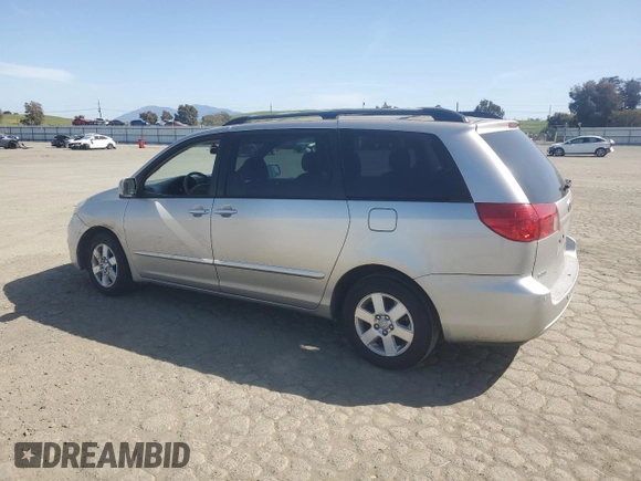 2008 Toyota Sienna XLE with VIN 5TDZK22C18S125019, listed as a Copart auction lot 52600125 with 117,043 mi miles and Salvage Title. Bid and sale history available at carsss.com. Image 2.