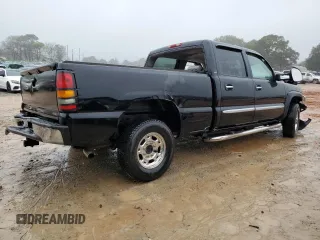 2005 GMC Sierra 1500HD SLE z VIN 1GTGC13U55F818709, wystawiony jako Copart lot #81494564 z przebiegiem Nie podano mil oraz Nie do naprawy. Historia ofert i sprzedaży dostępna na DreamBid. Obrazek 3.