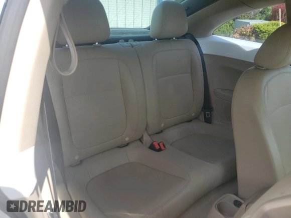2013 Volkswagen Beetle 2.5L with VIN 3VWJP7ATXDM662072, listed as a Copart auction lot 52197655 with 86,725 mi miles and Non Repairable. Bid and sale history available at DreamBid. Image 10.
