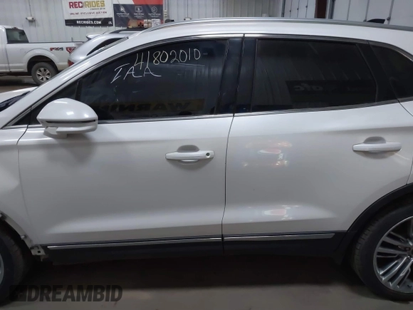 2016 Lincoln MKC Reserve z VIN 5LMTJ3DH6GUJ11160, wystawiony jako IAAI lot #41802010 z przebiegiem 96 861 mil mil oraz . Historia ofert i sprzedaży dostępna na DreamBid. Obrazek 15.