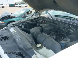 2002 Ford F-150 XL с VIN 2FTRX18L22CA68206, выставлен на аукционе IAAI как лот 42901754 с пробегом 138 865 миль миль и . История ставок и продаж доступна на DreamBid. Изображение 19.