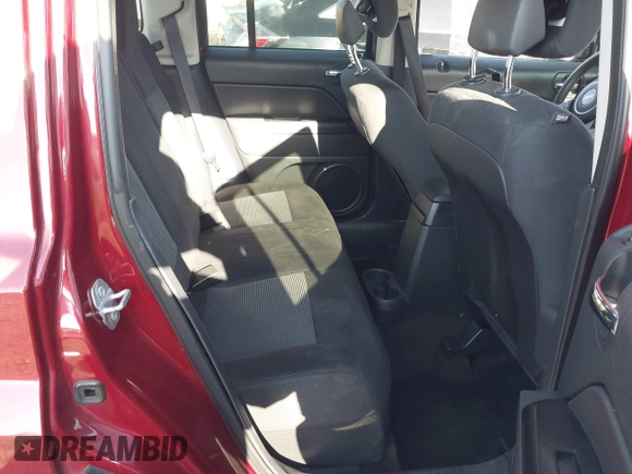2016 Jeep Patriot Sport SE z VIN 1C4NJPBA8GD711742, wystawiony jako IAAI lot #42229302 z przebiegiem 122 732 mil mil oraz . Historia ofert i sprzedaży dostępna na DreamBid. Obrazek 8.