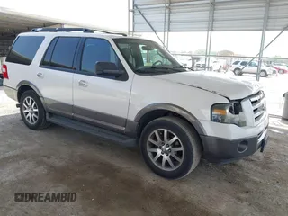 2011 Ford Expedition XLT z VIN 1FMJU1H56BEF10935, wystawiony jako IAAI lot #41923570 z przebiegiem 145 389 mil mil oraz . Historia ofert i sprzedaży dostępna na DreamBid. Obrazek 1.