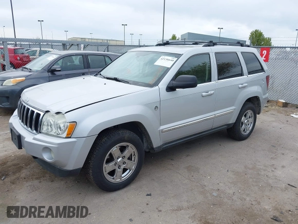 2005 Jeep Grand Cherokee Limited with VIN 1J4HR58255C671885, listed as a IAAI auction lot 42136640 with 215,751 mi miles. Bid and sale history available at carsss.com. Image 2.