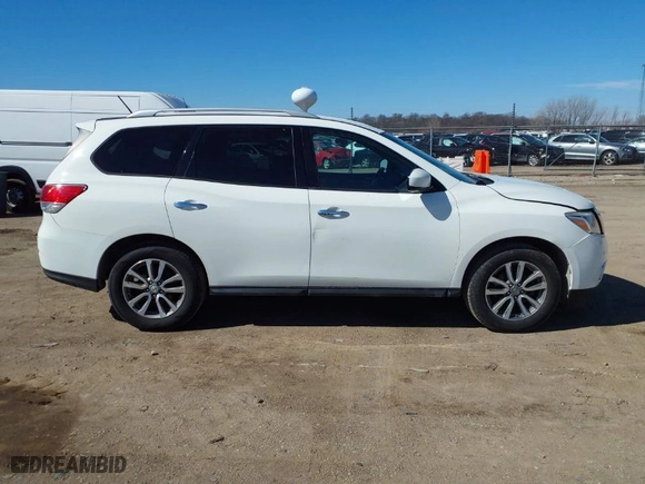 2016 Nissan Pathfinder Platinum with VIN 5N1AR2MM6GC610685, listed as a IAAI auction lot 41762845 with 144,808 mi miles. Bid and sale history available at carsss.com. Image 14.