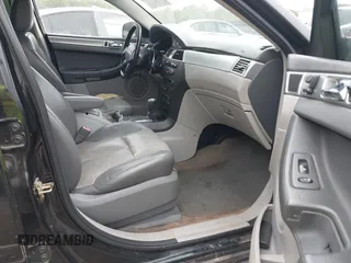 2007 Chrysler Pacifica Touring z VIN 2A8GM68XX7R179583, wystawiony jako IAAI lot #42211488 z przebiegiem 258 752 mil mil oraz . Historia ofert i sprzedaży dostępna na DreamBid. Obrazek 5.
