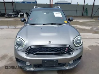 2018 MINI Countryman Cooper S with VIN WMZYT3C3XJ3E00006, listed as a IAAI auction lot 42420388 with 117,313 mi miles and . Bid and sale history available at DreamBid. Image 13.