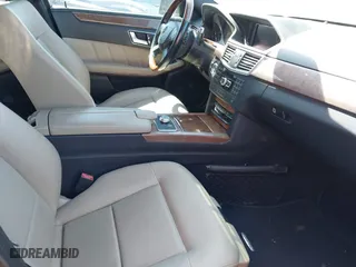 2012 Mercedes-Benz E-Class E 350 Luxury with VIN WDDHF5KB6CA529535, listed as a IAAI auction lot 41821183 with 140,820 mi miles. Bid and sale history available at carsss.com. Image 5.
