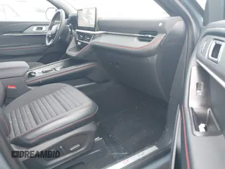 2025 Ford Explorer ST-Line с VIN 1FMUK7KH9SGA91850, выставлен на аукционе IAAI как лот 42028931 с пробегом 5 770 миль миль и . История ставок и продаж доступна на DreamBid. Изображение 5.