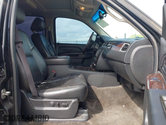 2012 GMC Yukon XL Denali with VIN 1GKS2MEFXCR276620, listed as a IAAI auction lot 41910714 with 266,800 mi miles. Bid and sale history available at carsss.com. Image 5.