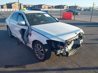 2017 Mercedes-Benz C 300 z VIN 55SWF4JB3HU234287, wystawiony jako IAAI lot #42277288 z przebiegiem 80 513 mil mil oraz . Historia ofert i sprzedaży dostępna na DreamBid. Obrazek 1.