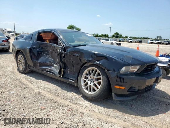 2012 Ford Mustang Premium z VIN 1ZVBP8AM6C5246219, wystawiony jako Copart lot #61443795 z przebiegiem 98 794 mil mil oraz Szkoda całkowita • Salvage title. Historia ofert i sprzedaży dostępna na DreamBid. Obrazek 4.