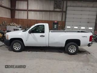 2008 Chevrolet Silverado 1500 Work Truck with VIN 1GCEK14C38Z242301, listed as a IAAI auction lot 41782709 with 42,525 mi miles. Bid and sale history available at carsss.com. Image 14.