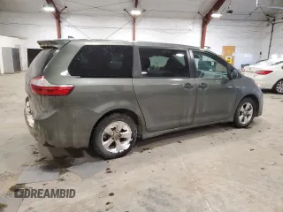 2019 Toyota Sienna L с VIN 5TDZZ3DC0KS993549, выставлен на аукционе Copart как лот 44848185 с пробегом 84 404 миль миль и Списание • Salvage title. История ставок и продаж доступна на DreamBid. Изображение 3.