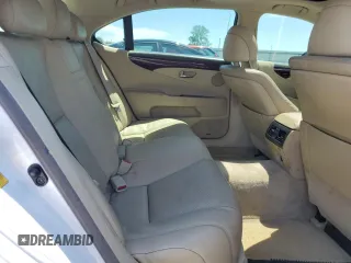 2007 Lexus LS 460 L z VIN JTHGL46F475017260, wystawiony jako Copart lot #55674615 z przebiegiem 189 031 mil mil oraz Szkody całkowita. Historia ofert i sprzedaży dostępna na DreamBid. Obrazek 10.