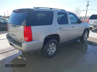 2007 GMC Yukon SLT with VIN 1GKFK13017R172120, listed as a IAAI auction lot 41740463 with 1 mi miles. Bid and sale history available at carsss.com. Image 4.