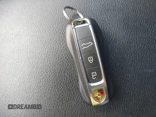 2020 Porsche Cayenne with VIN WP1AA2AY3LDA04136, listed as a IAAI auction lot 41713339 with 24,513 mi miles and . Bid and sale history available at DreamBid. Image 11.
