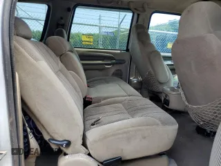 2000 Ford Excursion XLT z VIN 1FMNU41S0YEC33436, wystawiony jako Copart lot #58967765 z przebiegiem 150 114 mil mil oraz Szkody całkowita. Historia ofert i sprzedaży dostępna na DreamBid. Obrazek 11.