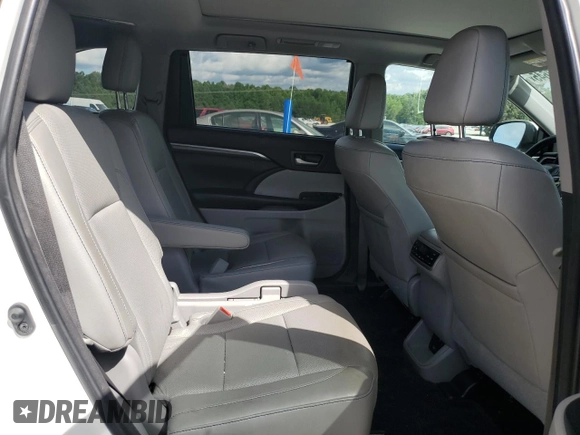 2018 Toyota Highlander Limited z VIN 5TDDZRFH2JS905752, wystawiony jako Copart lot #65187645 z przebiegiem 142 054 mil mil oraz Nie do naprawy • Non repairable. Historia ofert i sprzedaży dostępna na DreamBid. Obrazek 11.