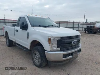 2019 Ford Super Duty F-250 SRW XL with VIN 1FTBF2B62KED26134, listed as a IAAI auction lot 41908568 with 114,259 mi miles. Bid and sale history available at carsss.com. Image 1.