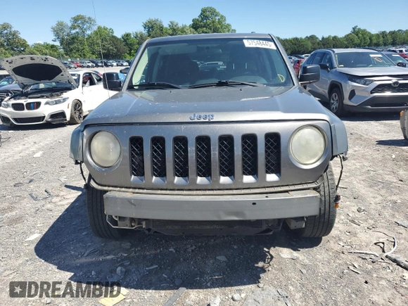 2011 Jeep Patriot Latitude z VIN 1J4NF1GB2BD229920, wystawiony jako Copart lot #57548445 z przebiegiem 188 712 mil mil oraz Szkoda całkowita • Salvage title. Historia ofert i sprzedaży dostępna na DreamBid. Obrazek 5.