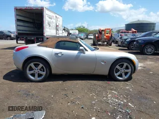 2007 Pontiac Solstice z VIN 1G2MB35B37Y137084, wystawiony jako IAAI lot #41751483 z przebiegiem 68 241 mil mil oraz . Historia ofert i sprzedaży dostępna na DreamBid. Obrazek 14.