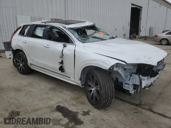 2025 Volvo XC90 Plus with VIN YV4062PE6S1347855, listed as a Copart auction lot 46486525 with 1,696 mi miles and Salvage Title. Bid and sale history available at DreamBid. Image 4.
