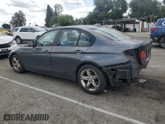2013 BMW 3 Series 328i z VIN WBA3C1C54DF441678, wystawiony jako Copart lot #56226705 z przebiegiem 96 829 mil mil oraz Szkody całkowita. Historia ofert i sprzedaży dostępna na DreamBid. Obrazek 2.