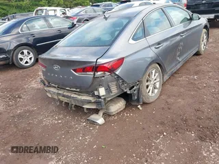 2018 Hyundai Sonata SE z VIN 5NPE24AF0JH641955, wystawiony jako IAAI lot #42255157 z przebiegiem 120 992 mil mil oraz . Historia ofert i sprzedaży dostępna na DreamBid. Obrazek 19.