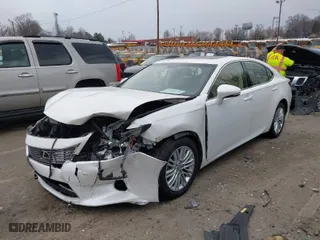2013 Lexus ES 350 4dr Sdn with VIN JTHBK1GG6D2069053, listed as a IAAI auction lot 41688208 with 68,518 mi miles. Bid and sale history available at carsss.com. Image 2.