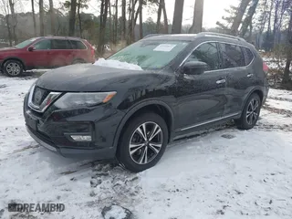 2017 Nissan Rogue SL with VIN 5N1AT2MV0HC840377, listed as a IAAI auction lot 41392637 with 111,912 mi miles. Bid and sale history available at carsss.com. Image 17.