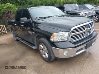 2015 Ram 1500 Outdoorsman z VIN 1C6RR6LT8FS530016, wystawiony jako IAAI lot #42479650 z przebiegiem 233 092 mil mil oraz . Historia ofert i sprzedaży dostępna na DreamBid. Obrazek 1.