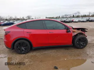 2021 Tesla Model Y Long Range with VIN 5YJYGDEE3MF204941, listed as a IAAI auction lot 41712562 with 36,549 mi miles. Bid and sale history available at carsss.com. Image 13.