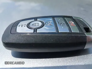 2022 Ford Escape SE z VIN 1FMCU9G62NUB34729, wystawiony jako IAAI lot #42202065 z przebiegiem 22 706 mil mil oraz . Historia ofert i sprzedaży dostępna na DreamBid. Obrazek 11.