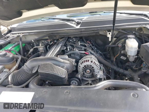 2010 Chevrolet Suburban LTZ with VIN 1GNUCKE05AR173031, listed as a IAAI auction lot 41729084 with 254,790 mi miles and . Bid and sale history available at DreamBid. Image 10.