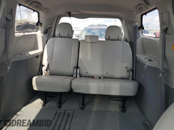 2011 Toyota Sienna XLE AAS с VIN 5TDYK3DCXBS169073, выставлен на аукционе Copart как лот 62084925 с пробегом 153 888 миль миль и Списание • Salvage title. История ставок и продаж доступна на DreamBid. Изображение 10.