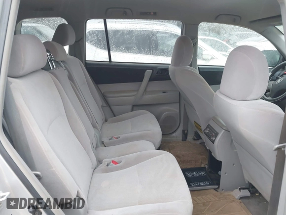2009 Toyota Highlander z VIN JTEES41A392137445, wystawiony jako IAAI lot #41528613 z przebiegiem 206 431 mil mil oraz . Historia ofert i sprzedaży dostępna na DreamBid. Obrazek 8.