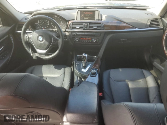 2015 BMW 3 Series 328i xDrive с VIN WBA3B5G50FNS15604, выставлен на аукционе Copart как лот 56861715 с пробегом 129 615 миль миль и Списание • Salvage title. История ставок и продаж доступна на DreamBid. Изображение 8.