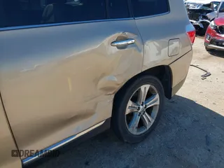 2011 Toyota Highlander Limited with VIN 5TDDK3EH8BS086668, listed as a IAAI auction lot 42071099 with 217,504 mi miles and . Bid and sale history available at DreamBid. Image 6.
