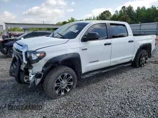 2014 Toyota Tundra SR5 z VIN 5TFDW5F13EX391768, wystawiony jako Copart lot #57034855 z przebiegiem 215 860 mil mil oraz Szkoda całkowita • Salvage title. Historia ofert i sprzedaży dostępna na DreamBid. Obrazek 1.