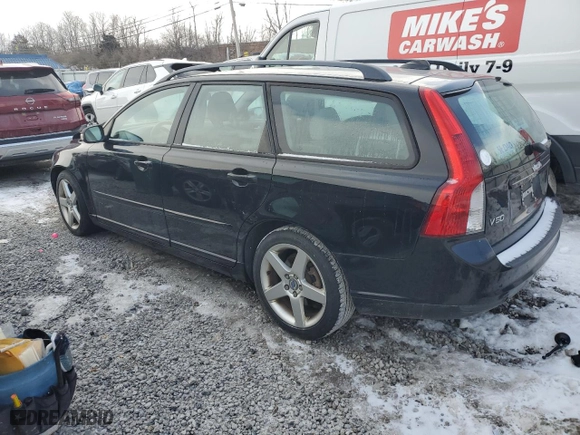 2008 Volvo V50 2.4L with VIN YV1MW382782421263, listed as a Copart auction lot 88403305 with 0 mi miles and Salvage Title. Bid and sale history available at carsss.com. Image 2.
