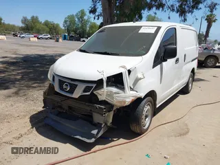 2015 Nissan NV200 SV z VIN 3N6CM0KN2FK690052, wystawiony jako IAAI lot #42438197 z przebiegiem 193 011 mil mil oraz . Historia ofert i sprzedaży dostępna na DreamBid. Obrazek 2.