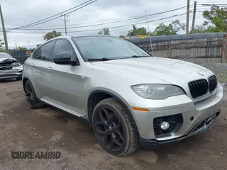 2010 BMW X6 50i z VIN 5UXFG8C55ALZ94414, wystawiony jako IAAI lot #42367147 z przebiegiem 143 821 mil mil oraz . Historia ofert i sprzedaży dostępna na DreamBid. Obrazek 1.