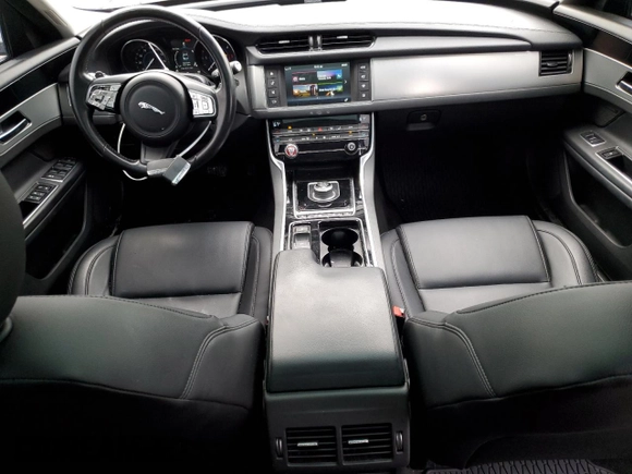 2017 Jaguar XF with VIN SAJBJ4BN0HCY32584, listed as a Copart auction lot 81320524 with 74,104 mi miles and Clean Title. Bid and sale history available at DreamBid. Image 8.