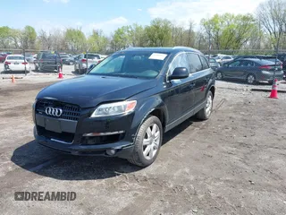 2007 Audi Q7 Premium z VIN WA1BY74L97D056322, wystawiony jako IAAI lot #42081141 z przebiegiem 173 587 mil mil oraz . Historia ofert i sprzedaży dostępna na DreamBid. Obrazek 2.