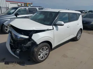 2025 Kia Soul LX with VIN KNDJ23AU5S7930083, listed as a IAAI auction lot 41663168 with 1,134 mi miles. Bid and sale history available at carsss.com. Image 2.