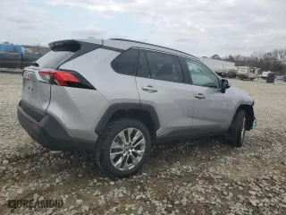 2022 Toyota RAV4 XLE Premium with VIN 2T3C1RFV1NC191630, listed as a Copart auction lot 44198815 with 10,699 mi miles and Salvage Title. Bid and sale history available at carsss.com. Image 3.