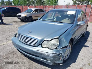 2004 Mercedes-Benz C 320 z VIN WDBRF64J34F501106, wystawiony jako IAAI lot #42313795 z przebiegiem 81 476 mil mil oraz . Historia ofert i sprzedaży dostępna na DreamBid. Obrazek 6.